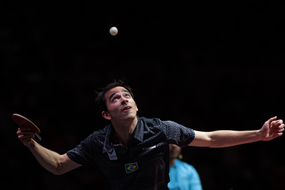 策略调整与 策略调整与