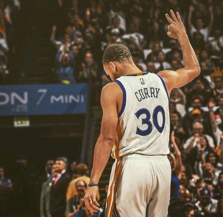 年捧起了首 年捧起了首