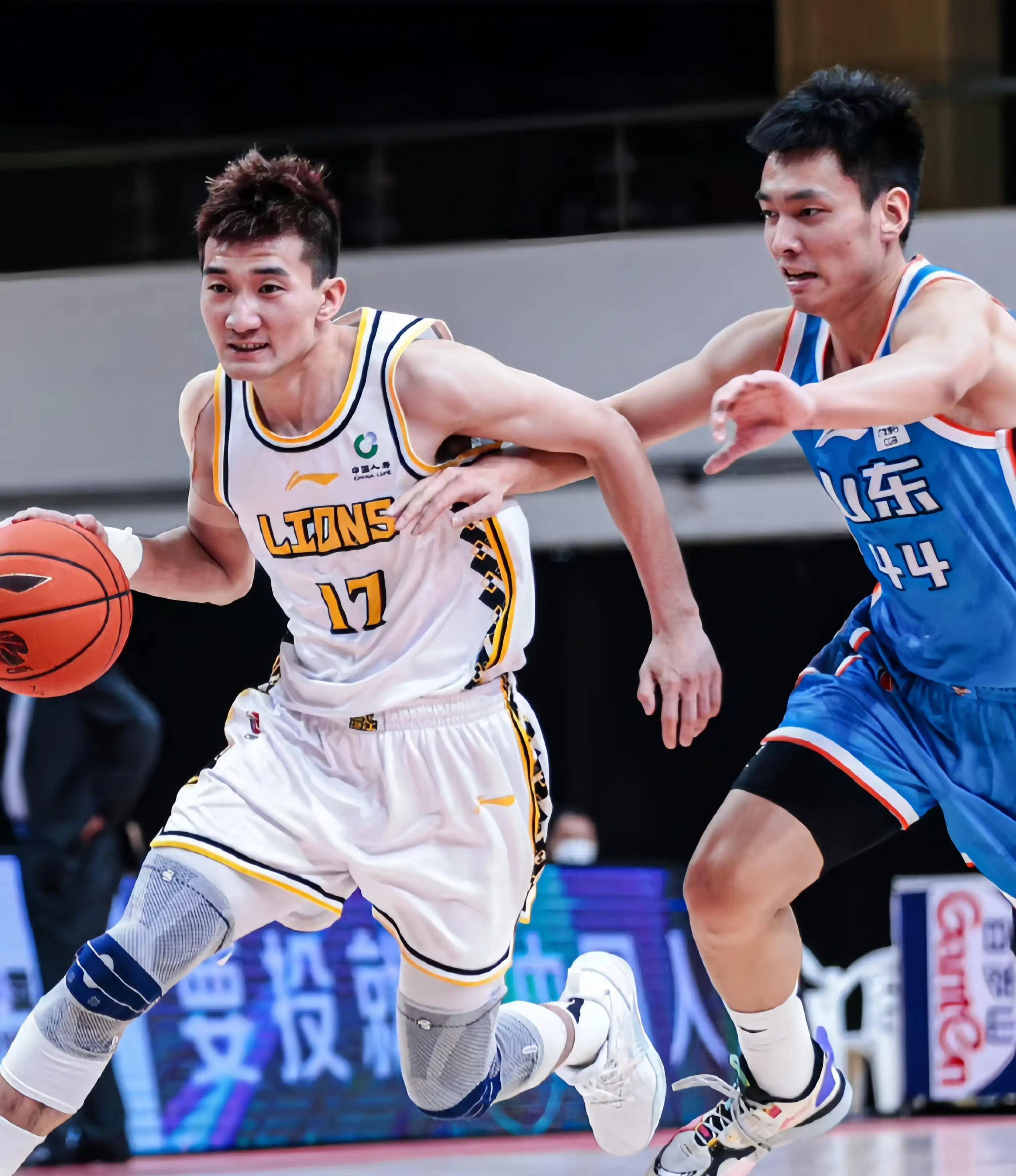 人瞩目的大 人瞩目的大